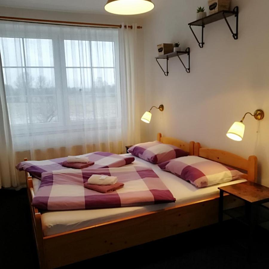Pension Pastis Janov Exteriör bild