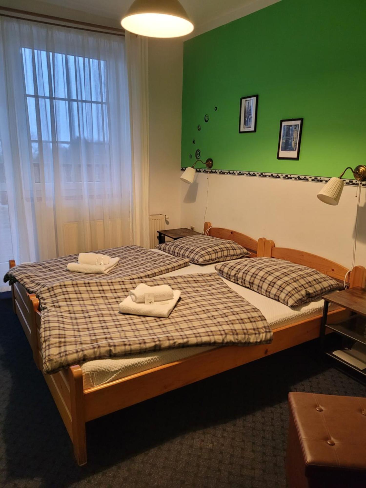 Pension Pastis Janov Exteriör bild